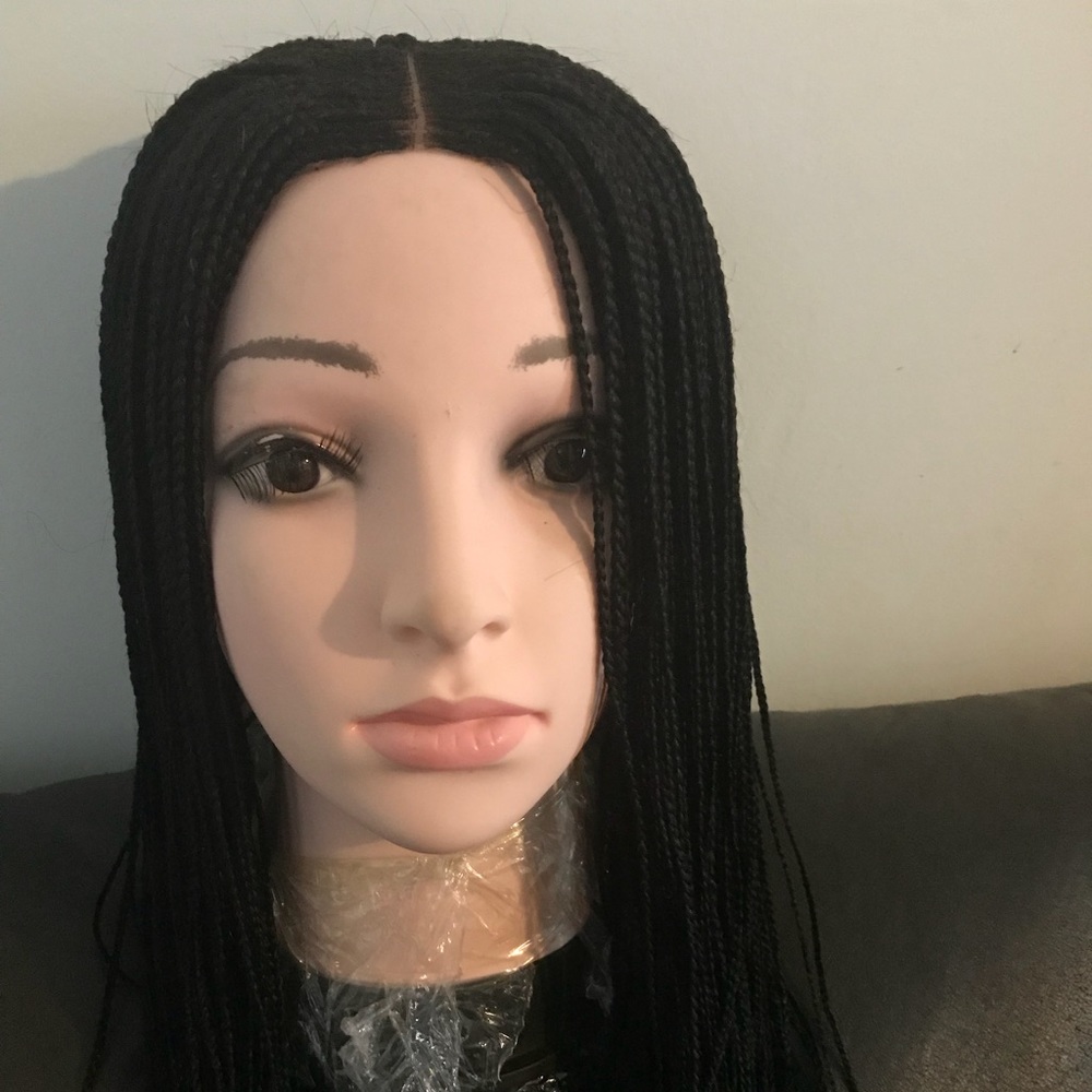 Hand braided wig - Picture 4 of 4